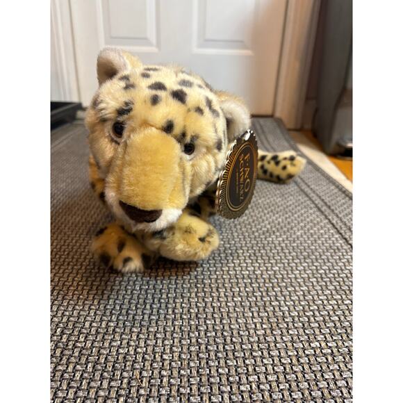FAO Schwarz Stuffed Cheetah 21" Long (approx) - Picture 2 of 10